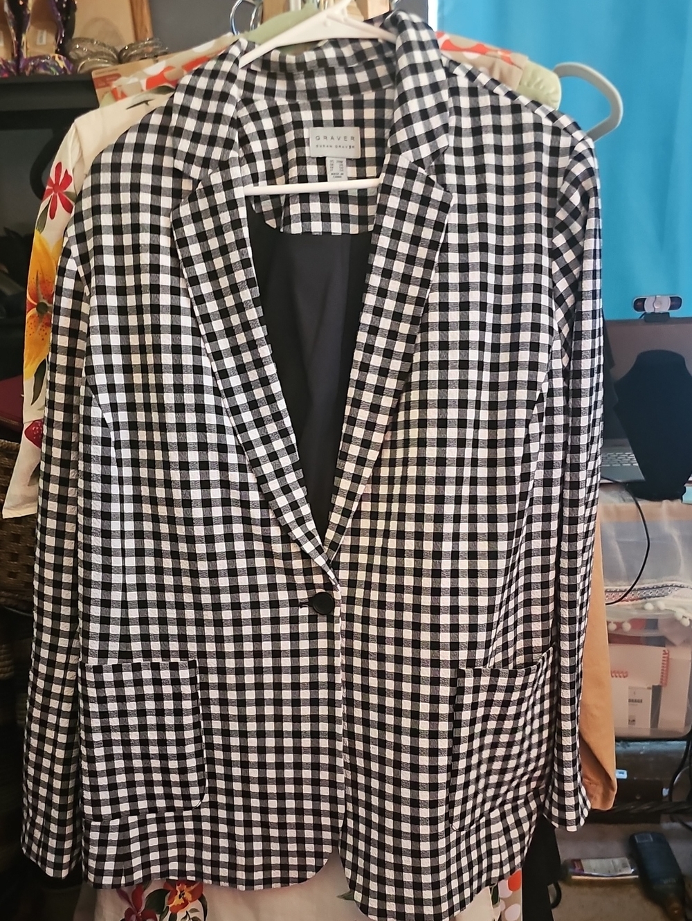 Susan Graver Black and White  Blazer